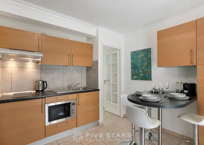 Miami Five Stars House